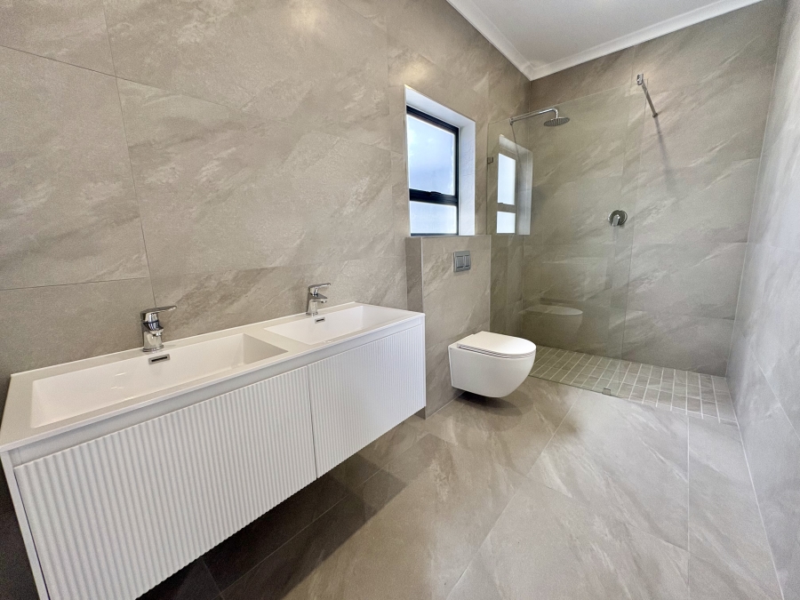 4 Bedroom Property for Sale in Sandown Western Cape